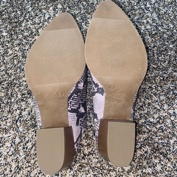 Dolcetta Women's Mules Sandals Snakeskin Stacked Heel / Size: 9 - Picture 3 of 3